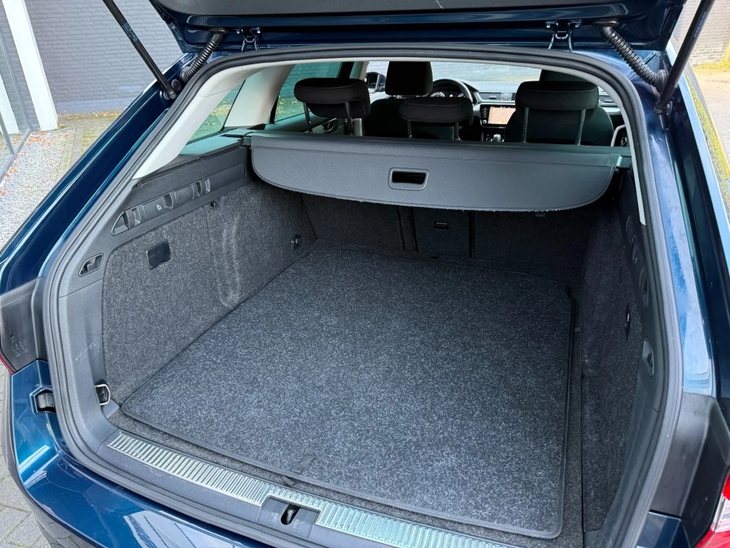 Hoofdafbeelding Škoda Superb