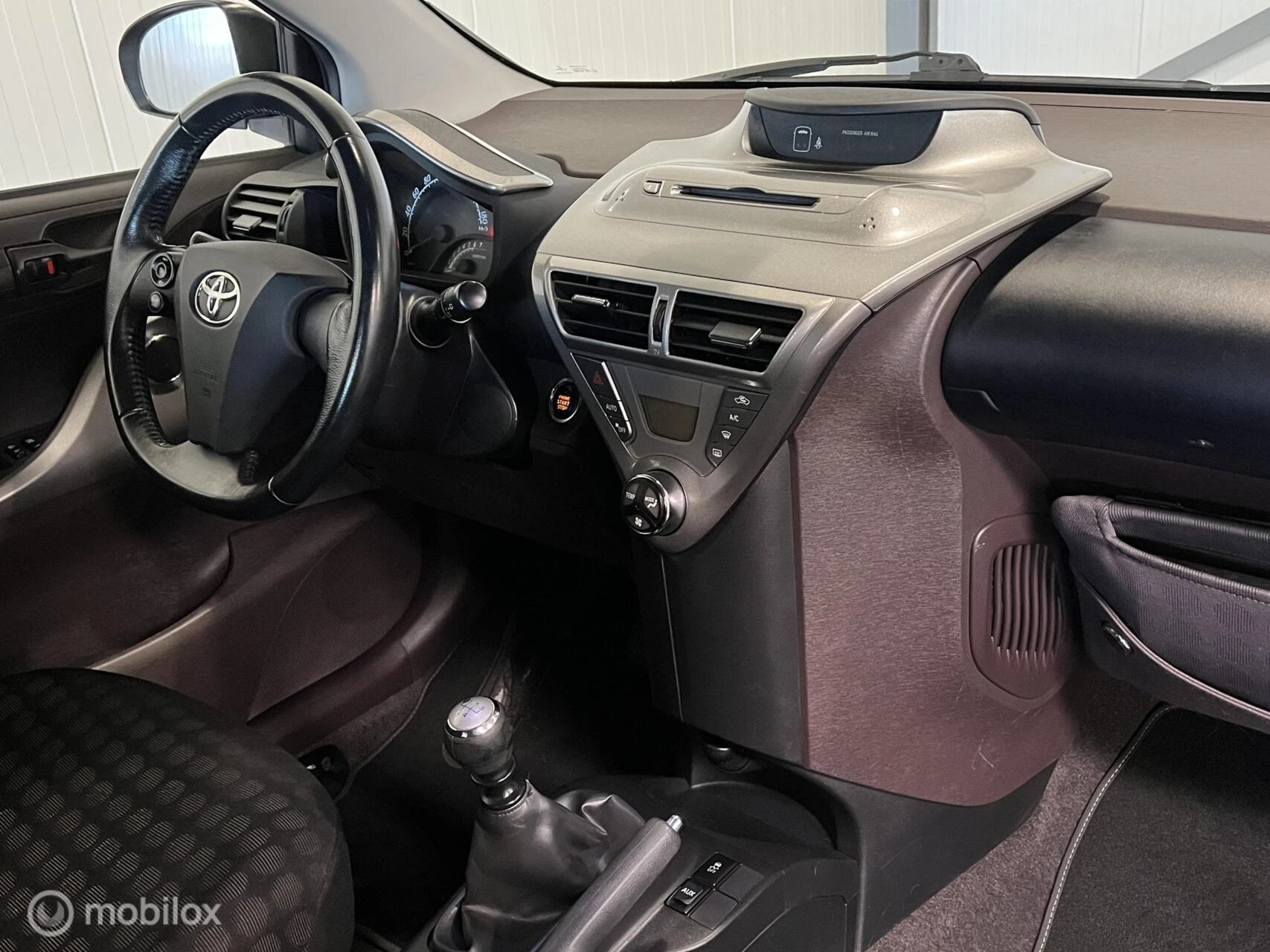 Hoofdafbeelding Toyota iQ