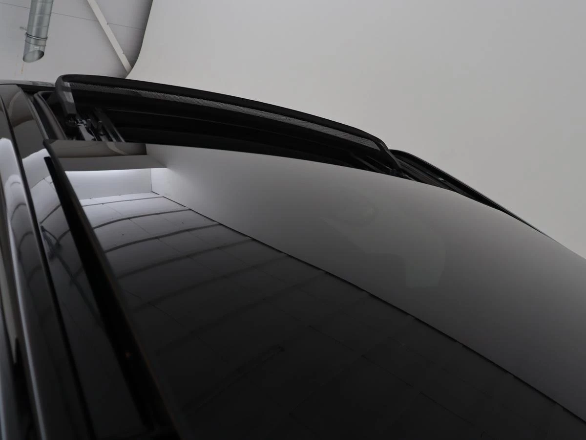 Hoofdafbeelding Peugeot e-2008