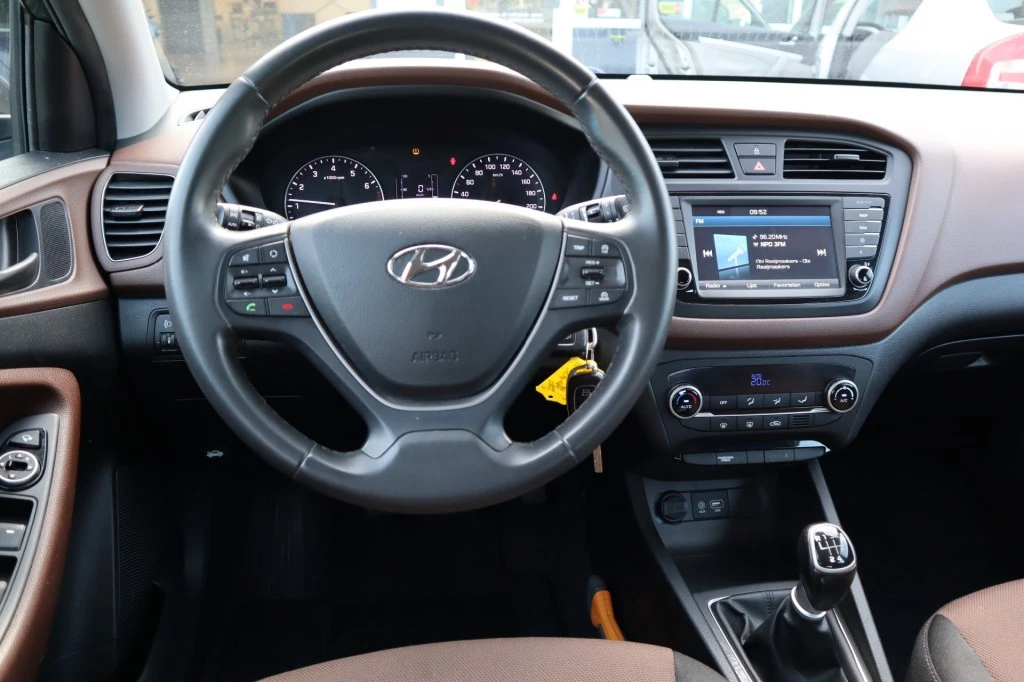 Hoofdafbeelding Hyundai i20