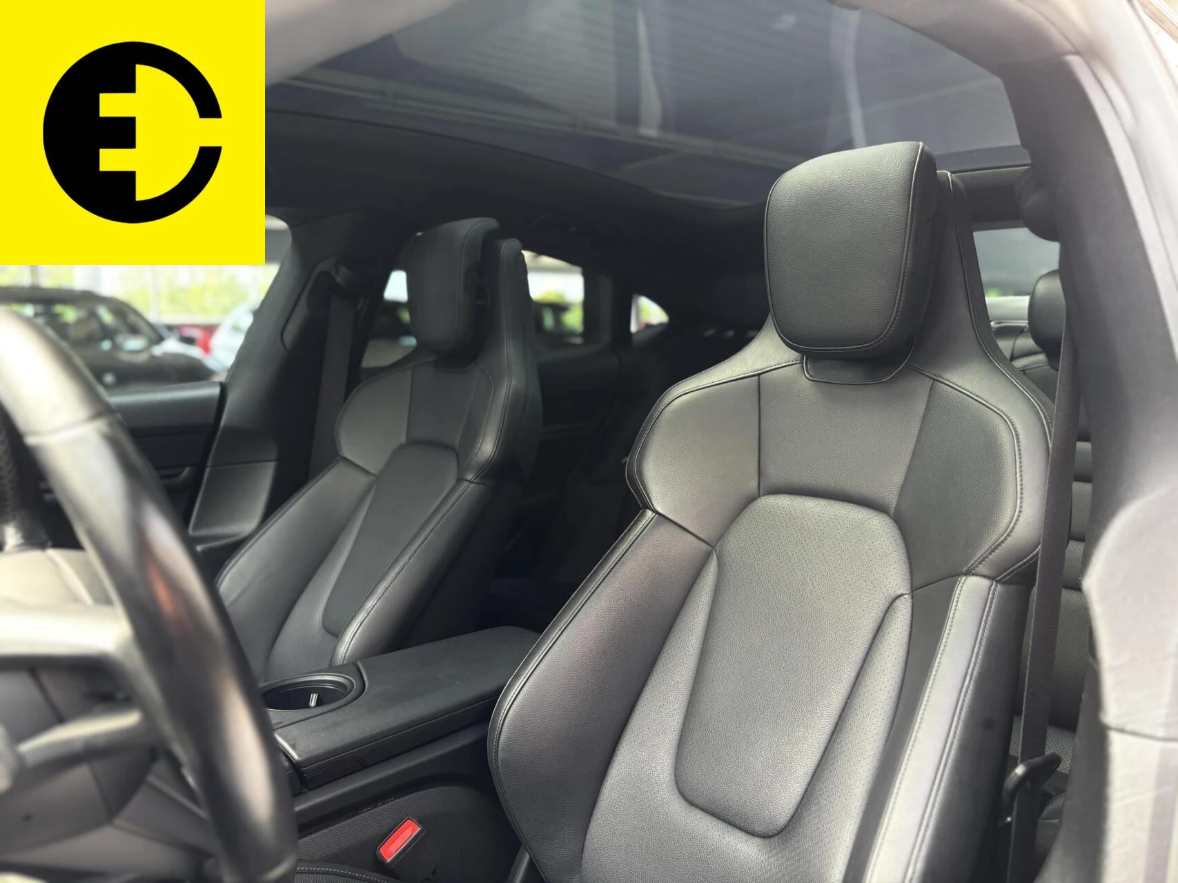 Hoofdafbeelding Porsche Taycan