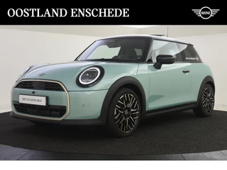 MINI 3-deurs Hatchback Cooper C Favoured Automaat / Panoramadak / JCW Sportstoelen / Parking Assistant Plus / LED / Comfort Access