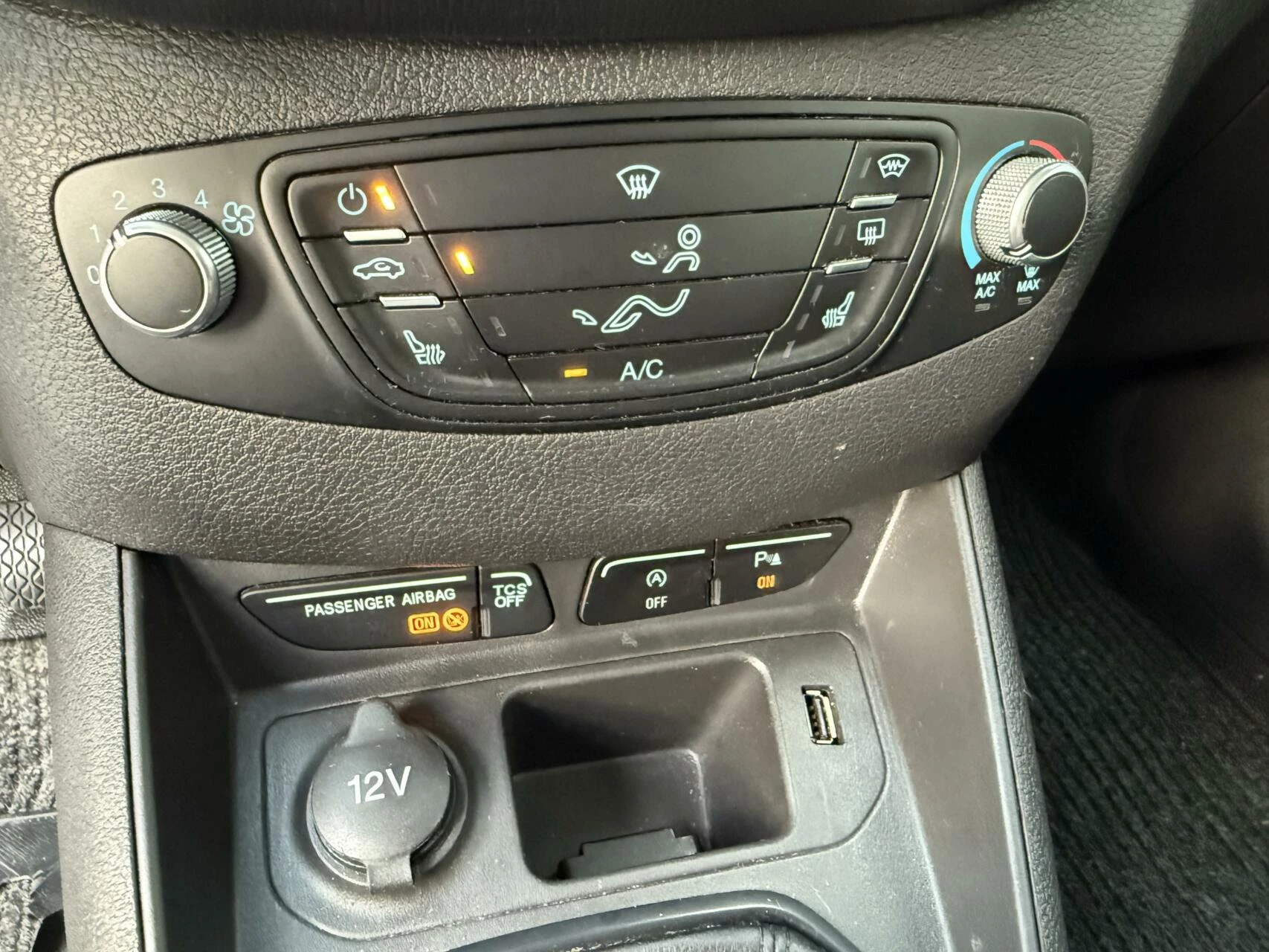 Hoofdafbeelding Ford Transit Courier