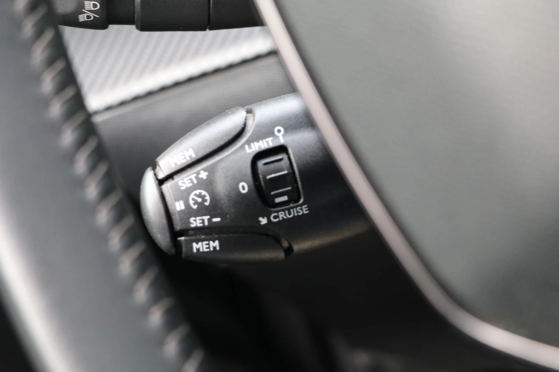 Hoofdafbeelding Peugeot e-2008