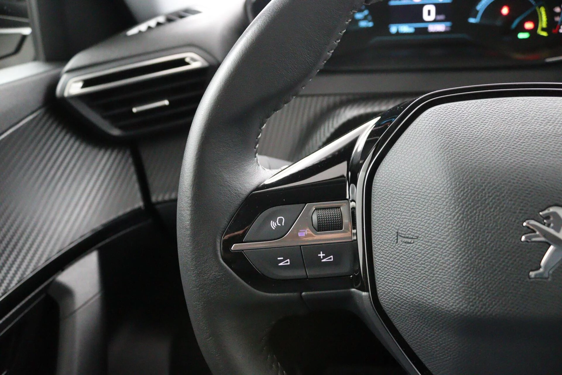 Hoofdafbeelding Peugeot e-2008