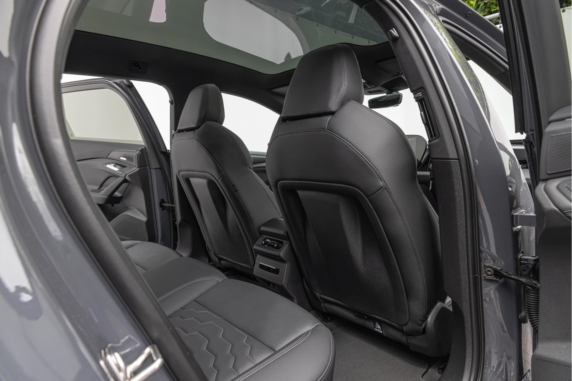 Hoofdafbeelding Audi A6 Avant e-tron