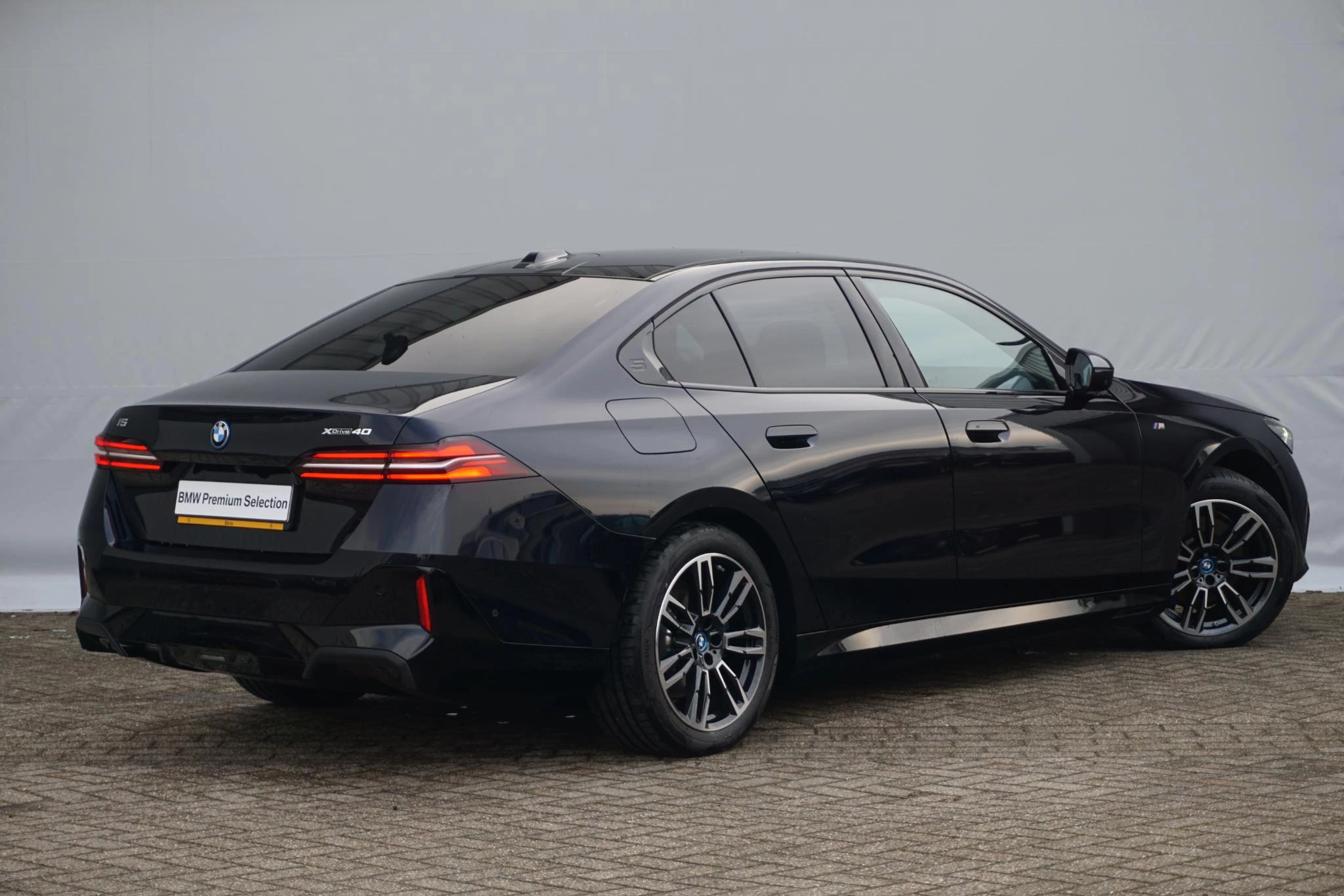 Hoofdafbeelding BMW i5