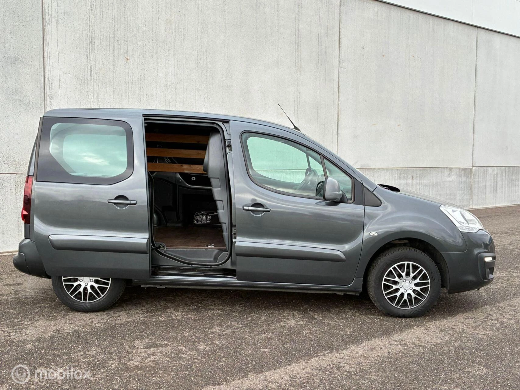 Hoofdafbeelding Peugeot Partner