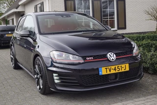 Volkswagen Golf GTI Performance 2.0 TSI (300pk) Custom uitlaat/ACC/Dynaudio/Keyless/Xenon/Navi Pro