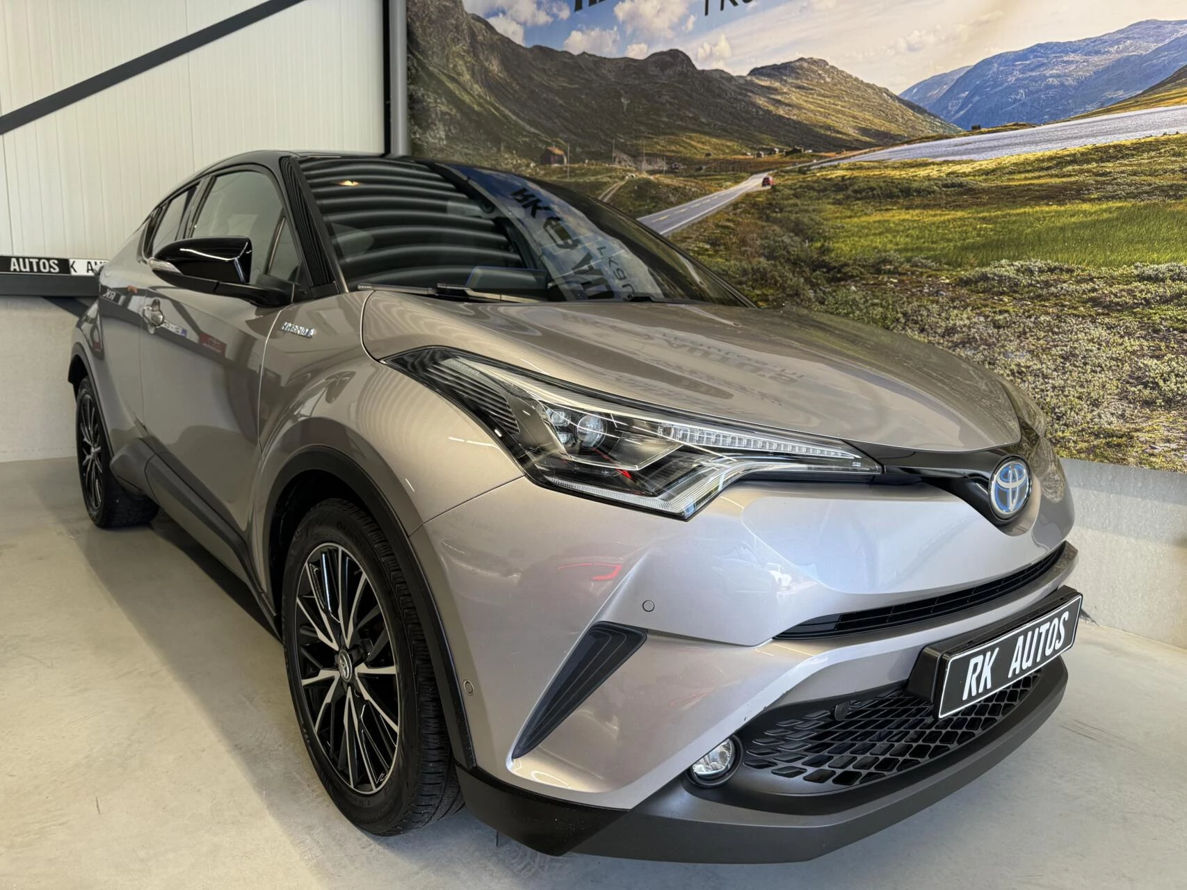 Hoofdafbeelding Toyota C-HR