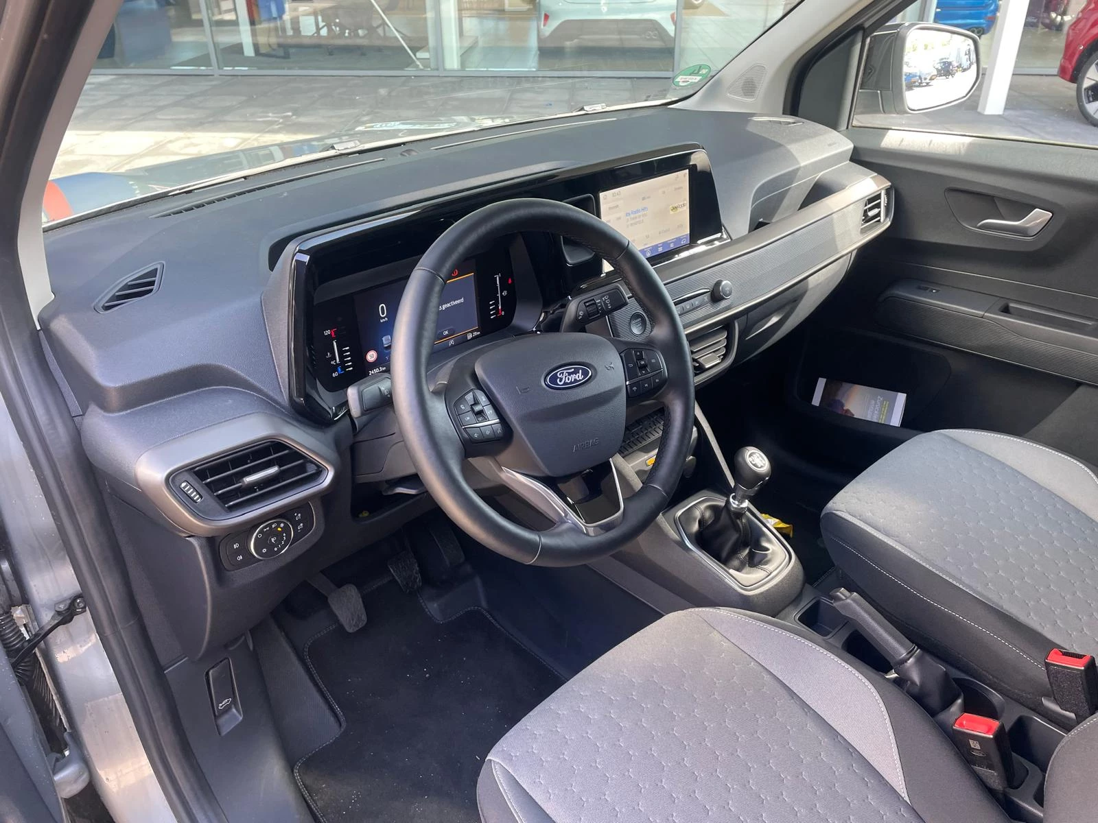 Hoofdafbeelding Ford Transit Courier