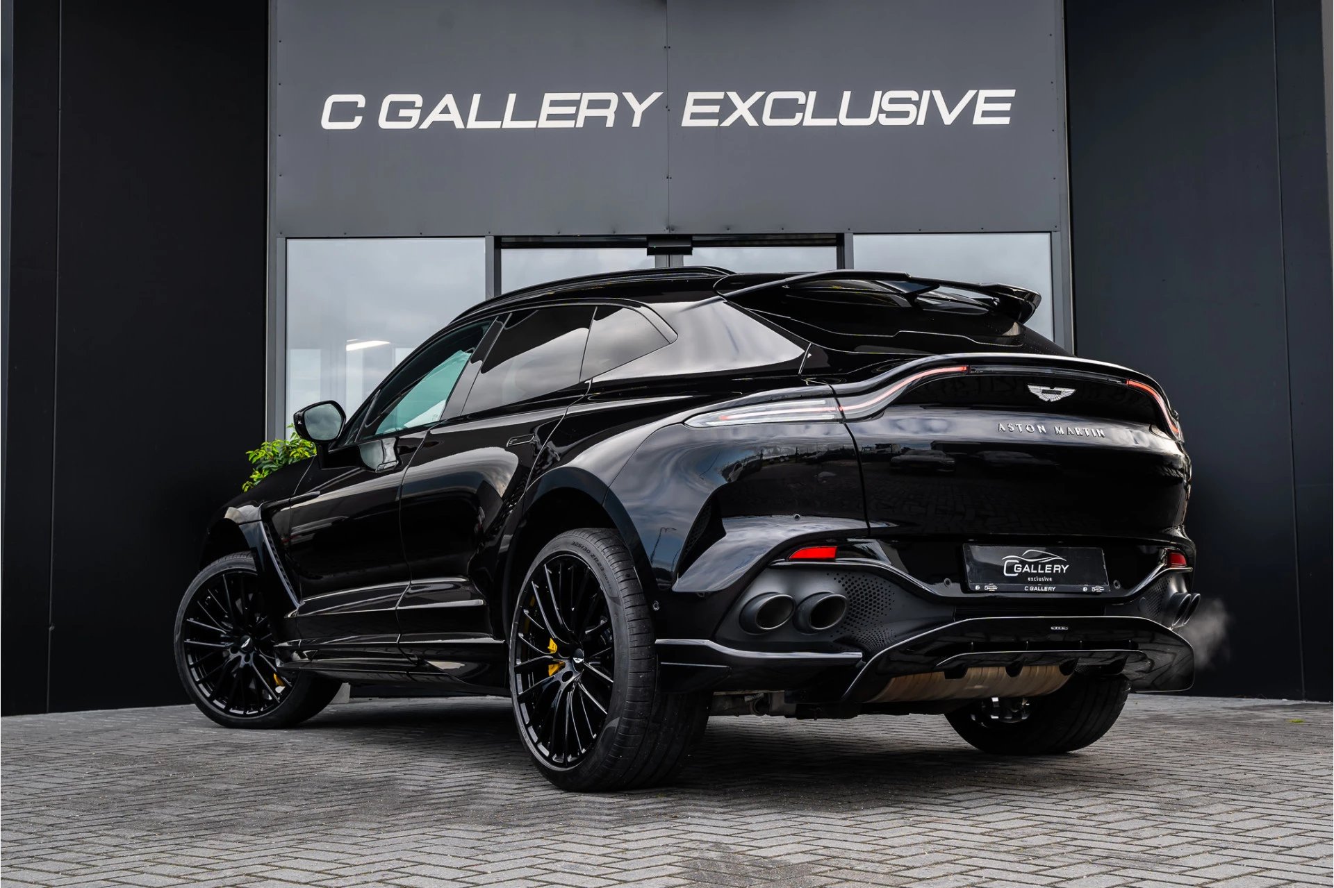 Hoofdafbeelding Aston Martin DBX