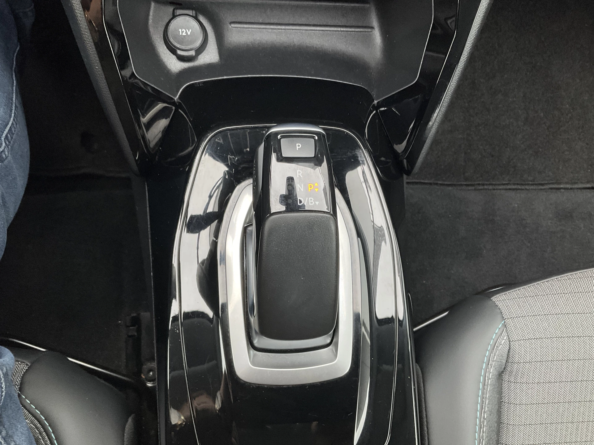 Hoofdafbeelding Peugeot e-208