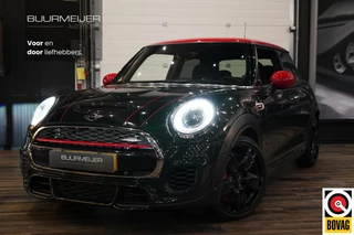 Mini 2.0 John Cooper Works Chili 231 pk | Dealer onderhouden | HUD | Harman Kardon | Panoramisch schuif/kanteldak | Stoelverwarming | Adaptief onderstel | Sportuitlaat | JCW Kuipstoelen | Camera | Cruise Control | Extra getint glas |