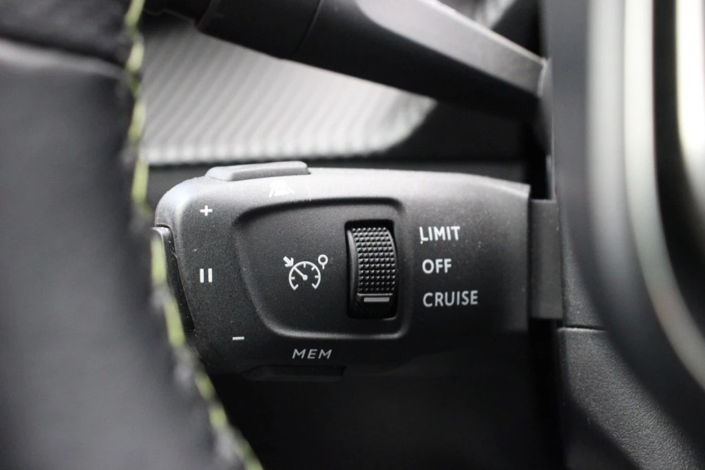 Hoofdafbeelding Peugeot e-208