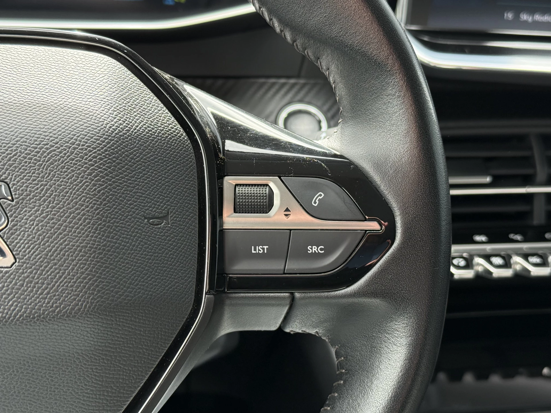 Hoofdafbeelding Peugeot e-2008