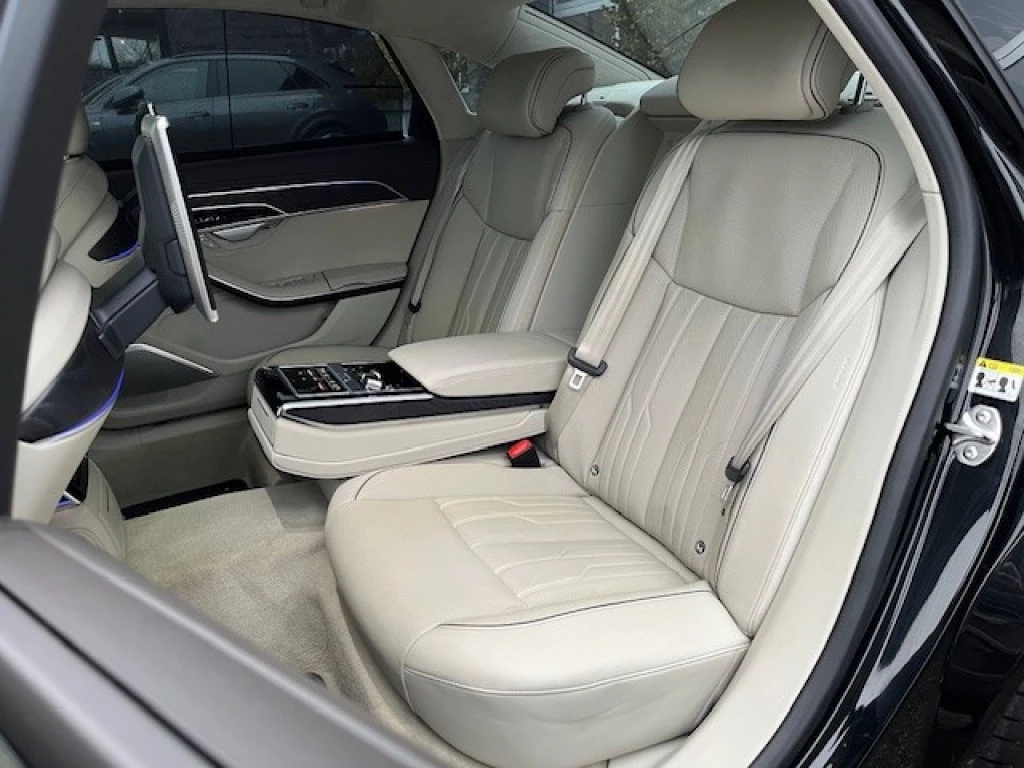 Hoofdafbeelding Audi A8