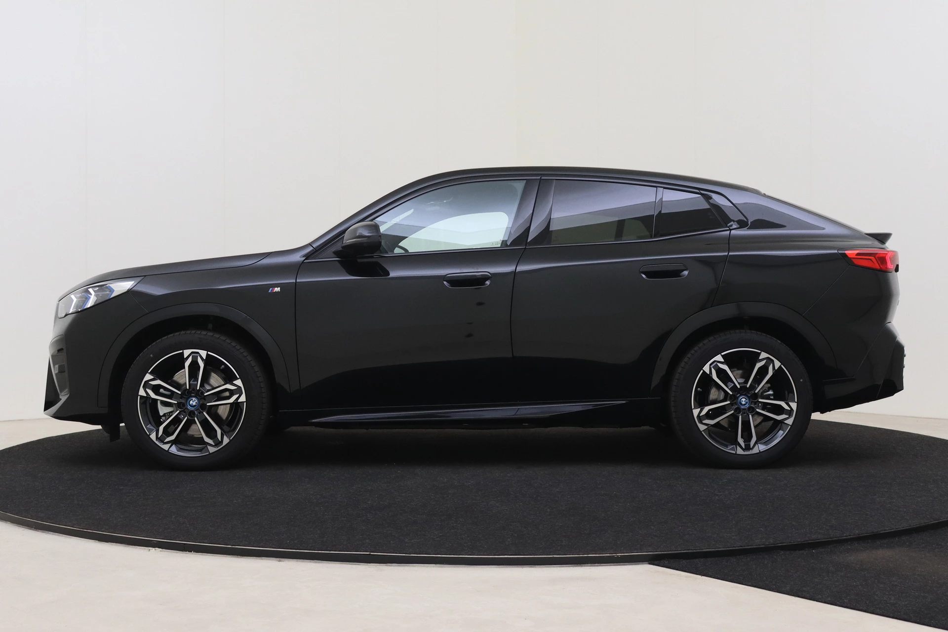 Hoofdafbeelding BMW iX2