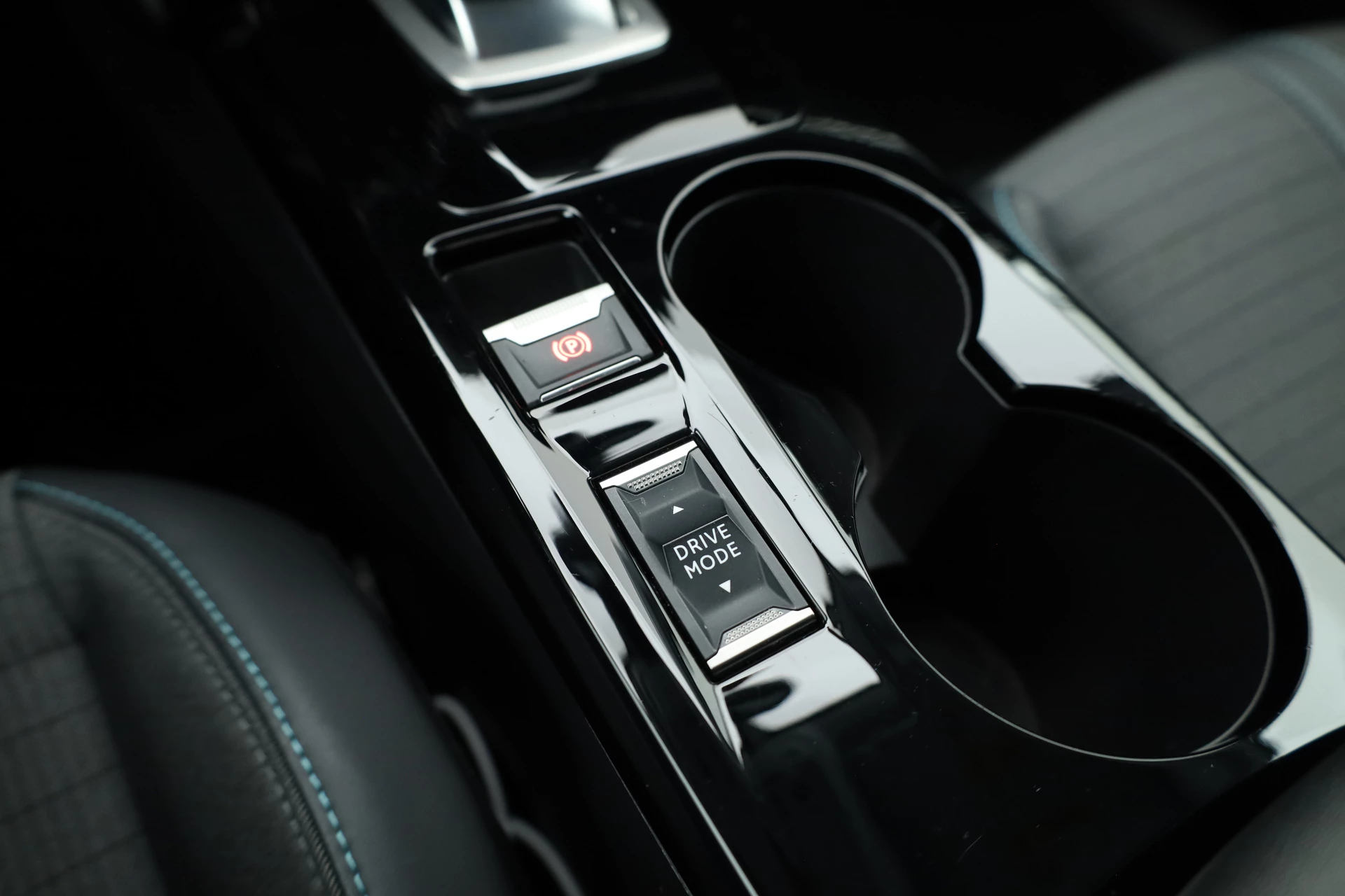 Hoofdafbeelding Peugeot e-208