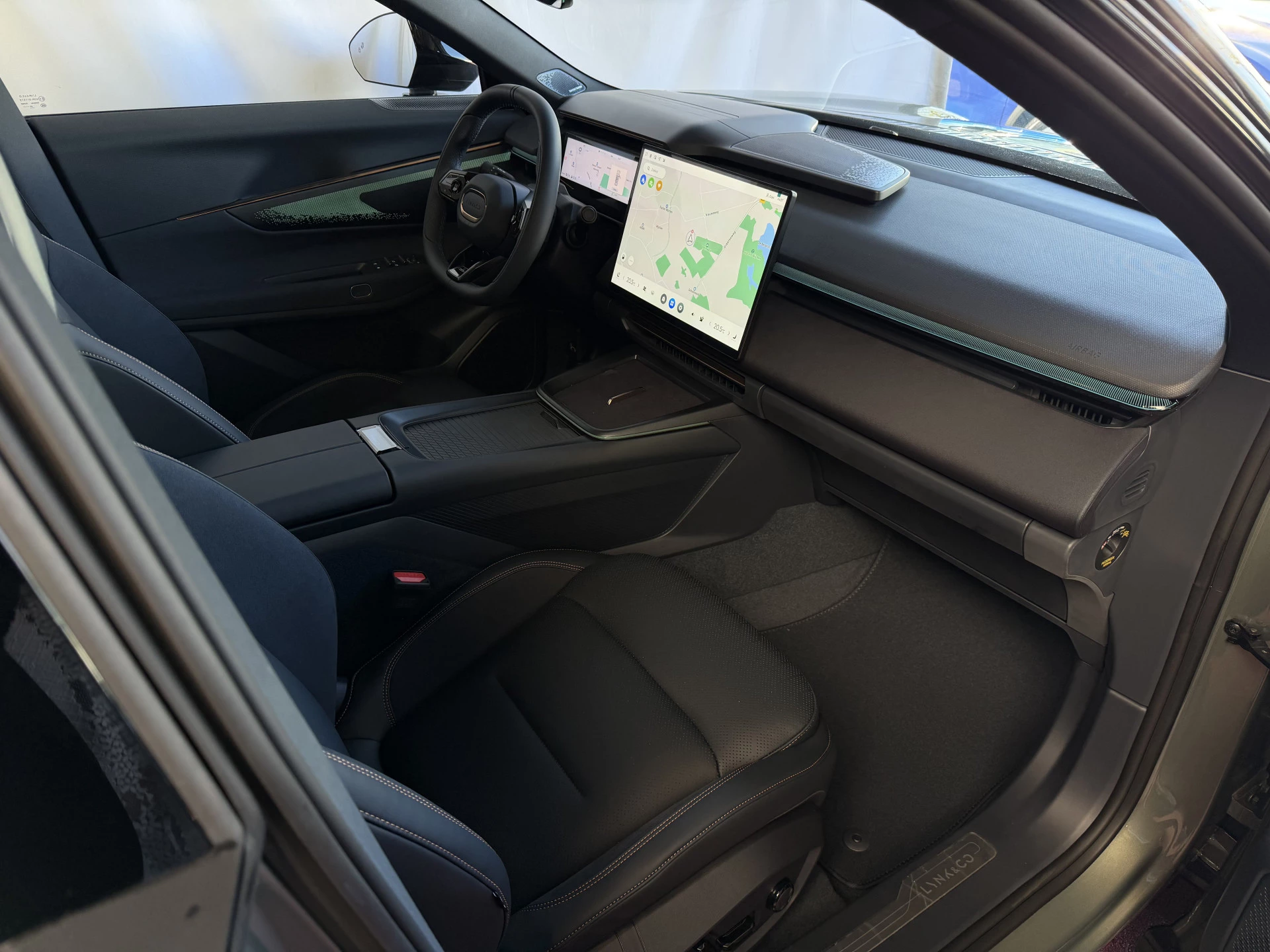 Hoofdafbeelding Lynk & Co 08