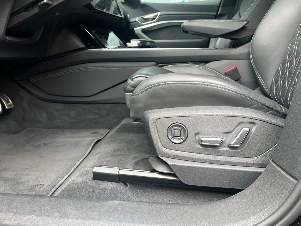 Hoofdafbeelding Audi Q8 e-tron