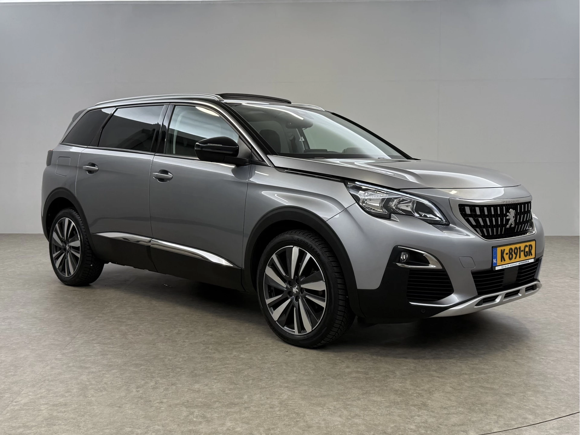Hoofdafbeelding Peugeot 5008