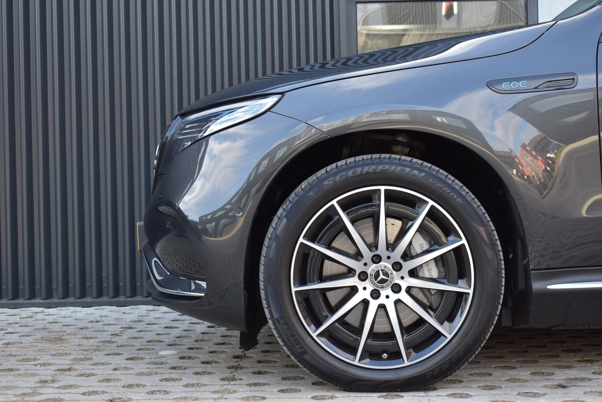 Hoofdafbeelding Mercedes-Benz EQC