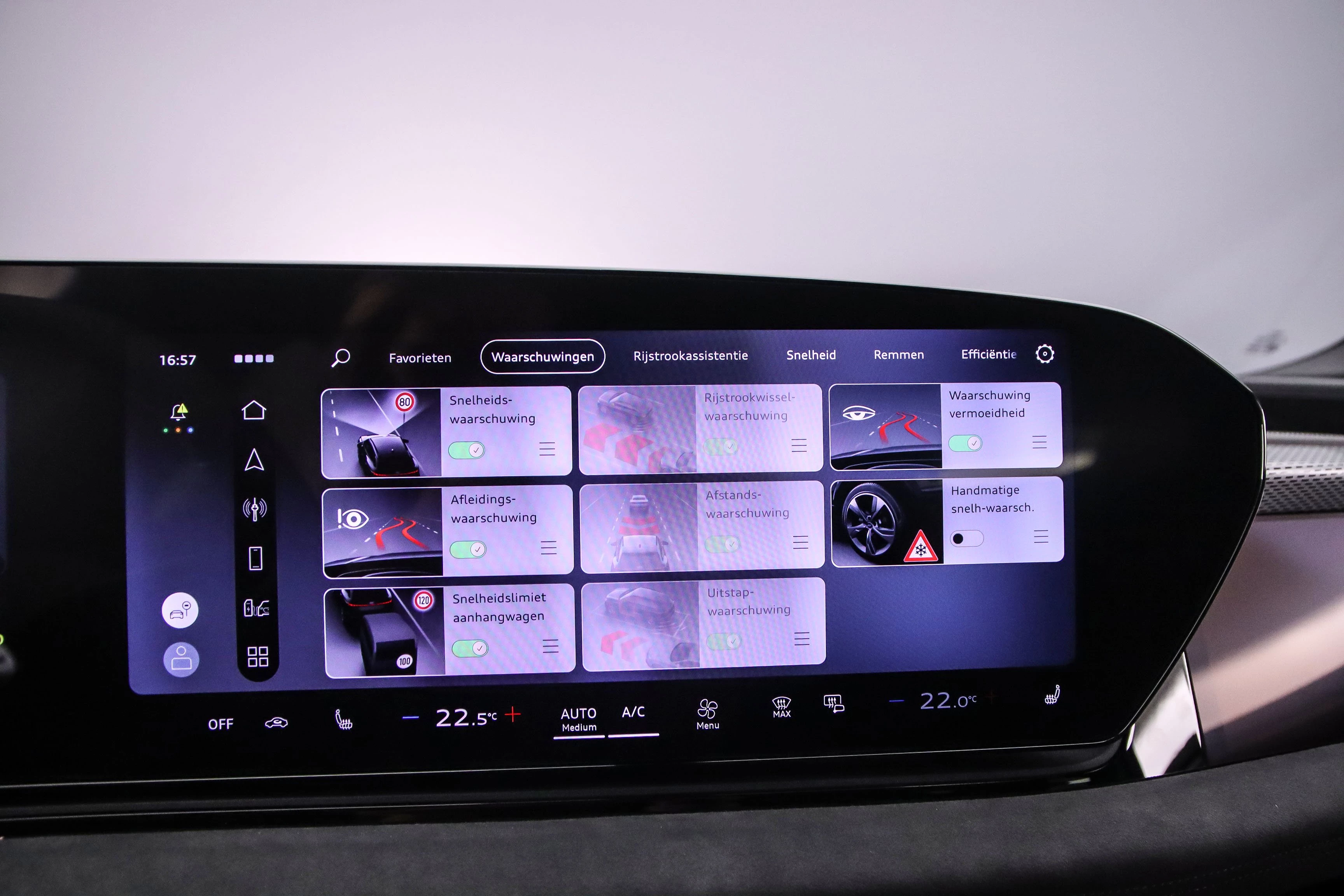 Hoofdafbeelding Audi A6 Avant e-tron