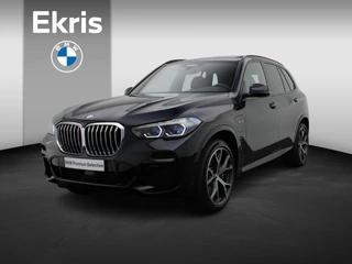 Hoofdafbeelding BMW X5 BMW X5 xDrive45e High Executive | M Sportpakket | Panoramadak | Trekhaak | Head-Up Display | Active Steering