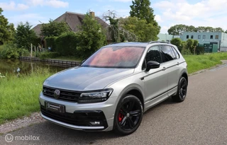 Volkswagen Tiguan 2.0 TSI 4Motion / 3x R-line / Pano / Leder