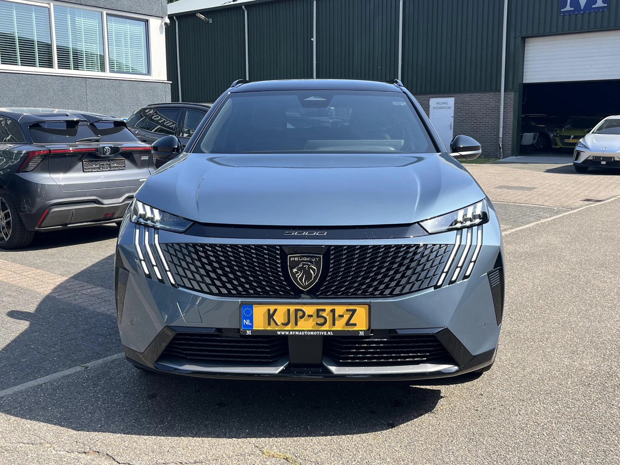 Hoofdafbeelding Peugeot e-5008