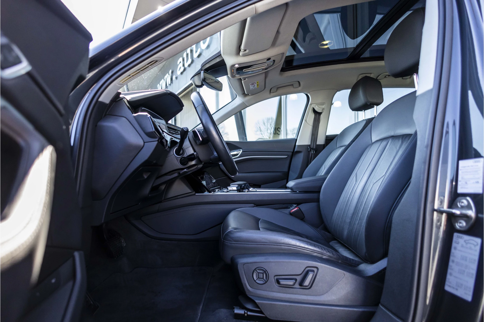 Hoofdafbeelding Audi e-tron