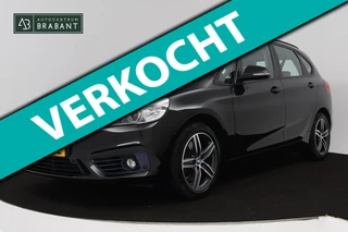 BMW 2-serie Active Tourer 225i xDrive M Sport (PANORAMADAK, TREKHAAK, STOELVERWARMING, HEAD-UP, PARKEERSENSOREN, NAVIGATIE)