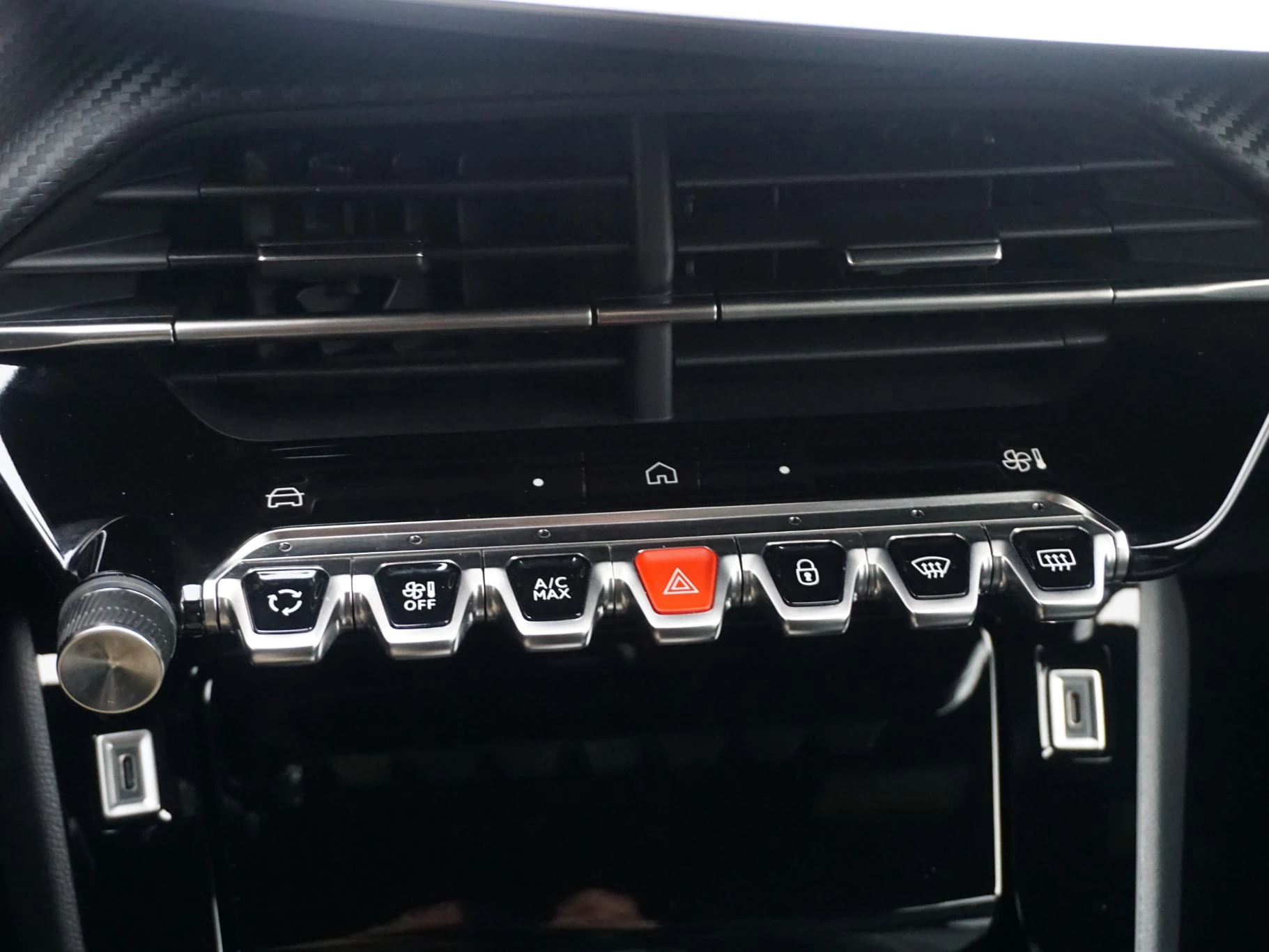 Hoofdafbeelding Peugeot e-2008