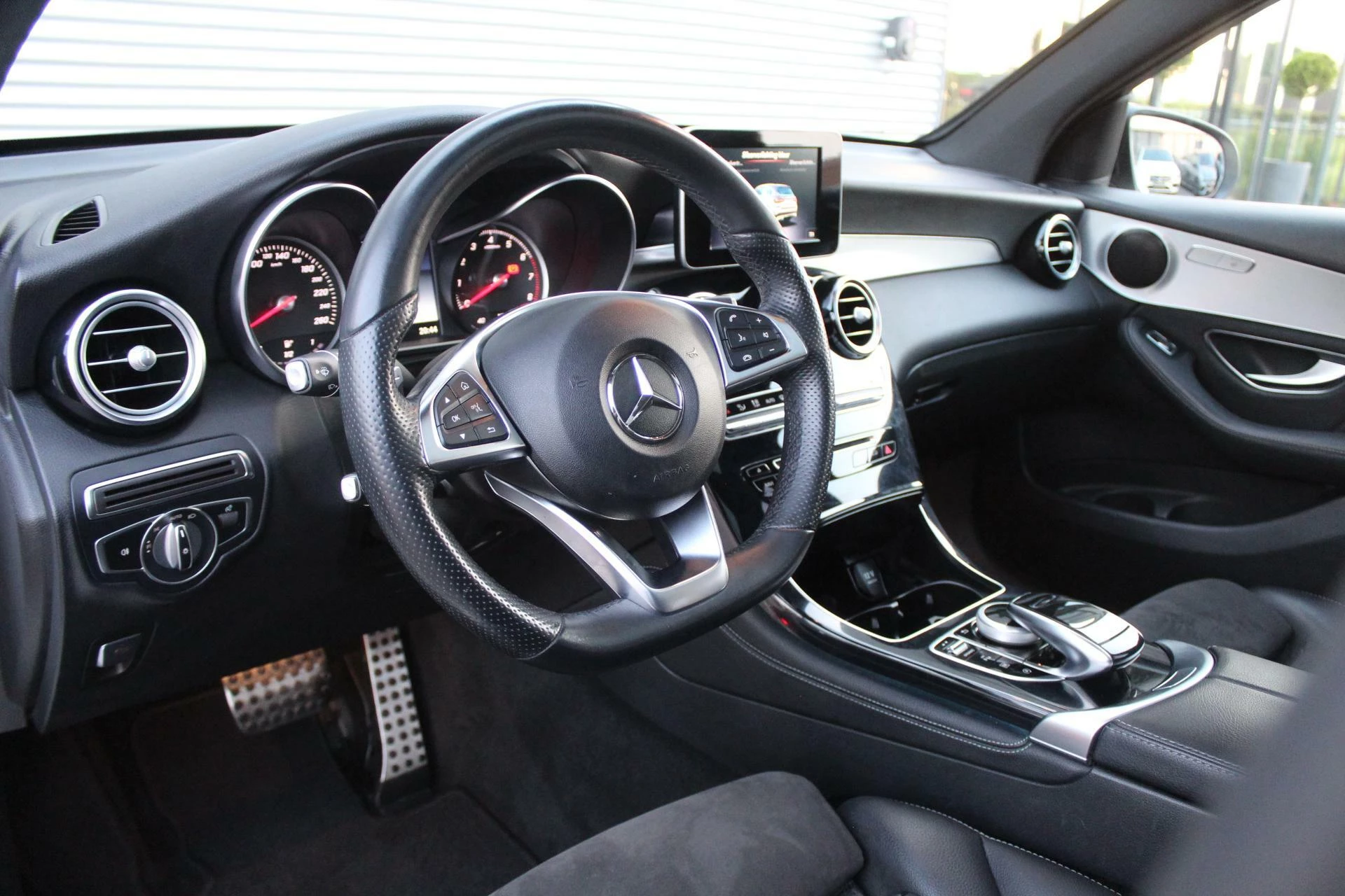 Hoofdafbeelding Mercedes-Benz GLC