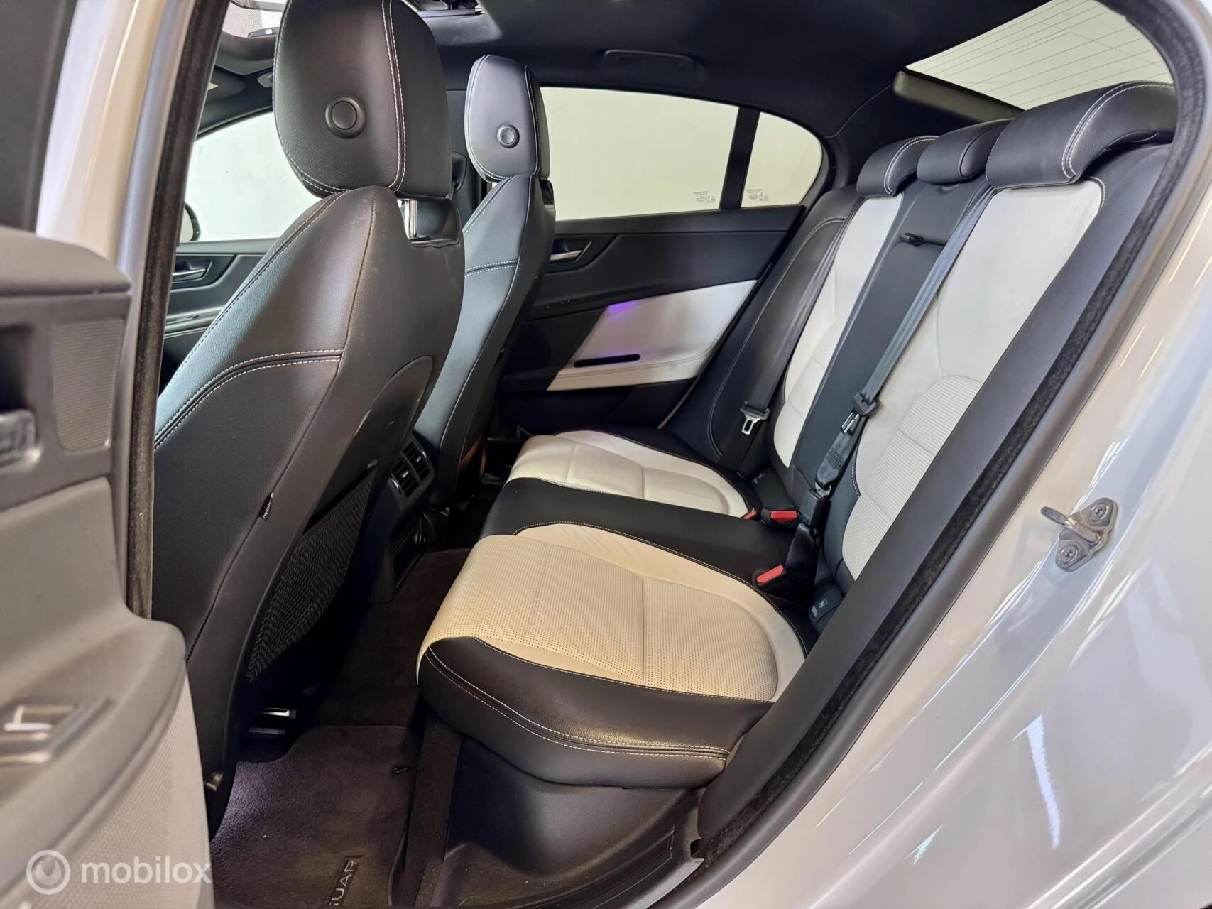 Hoofdafbeelding Jaguar XE