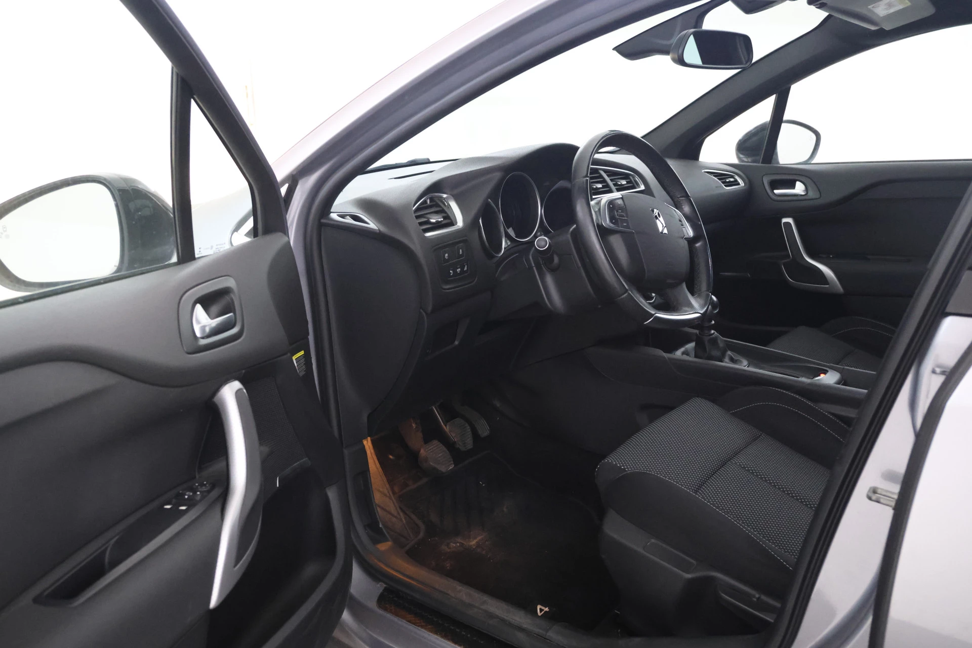 Hoofdafbeelding DS DS 4