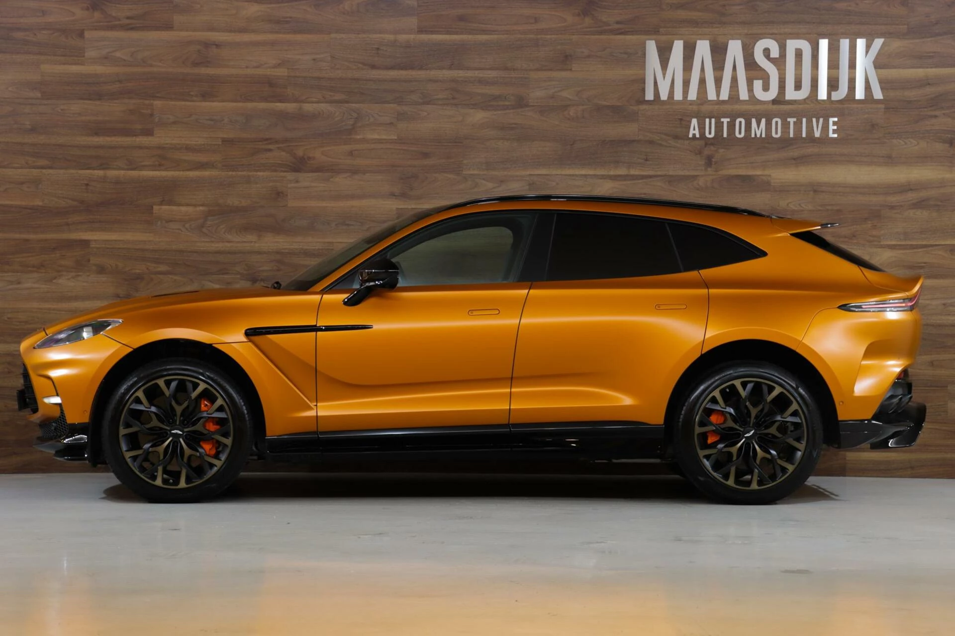 Hoofdafbeelding Aston Martin DBX