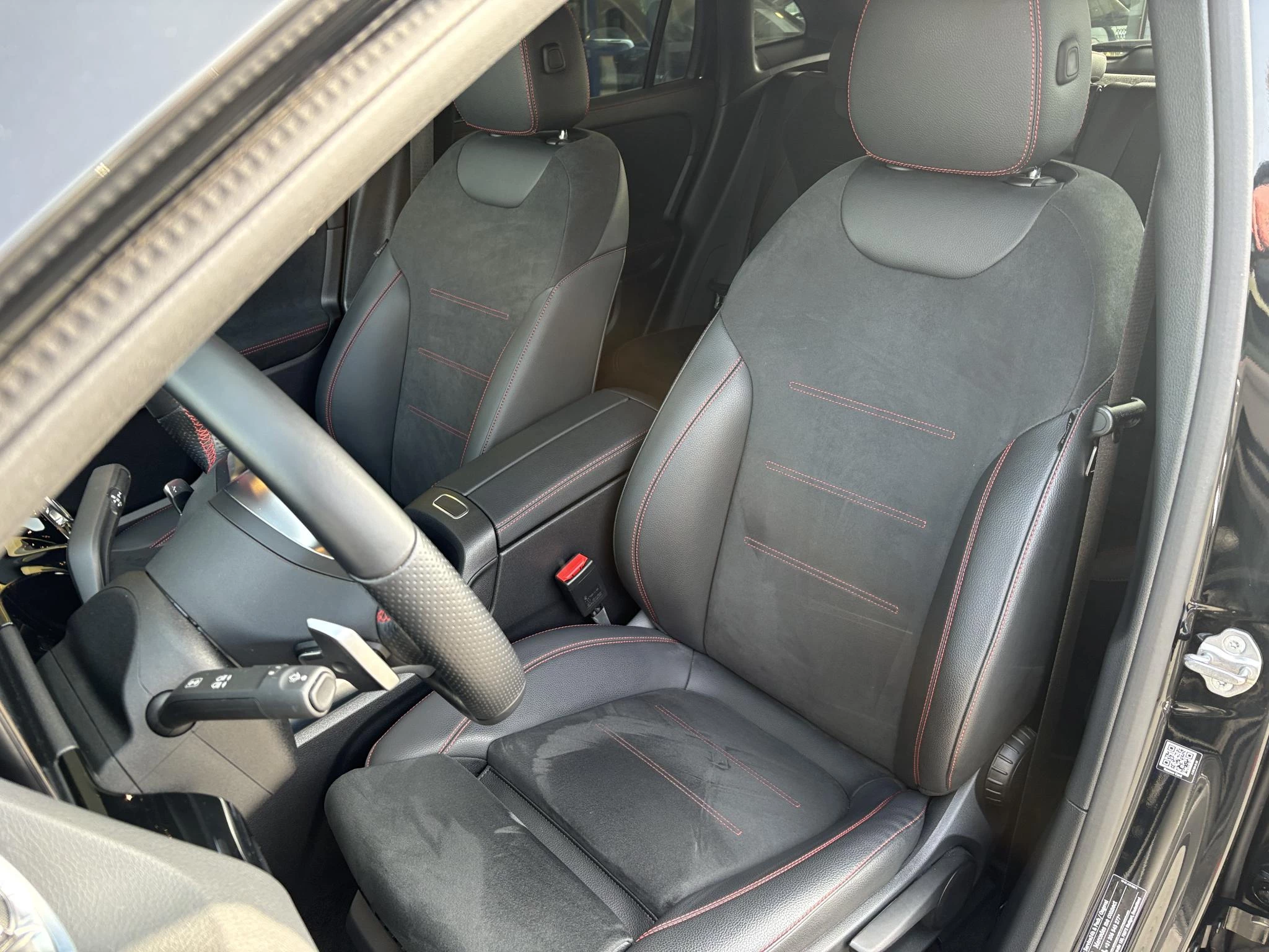 Hoofdafbeelding Mercedes-Benz EQA