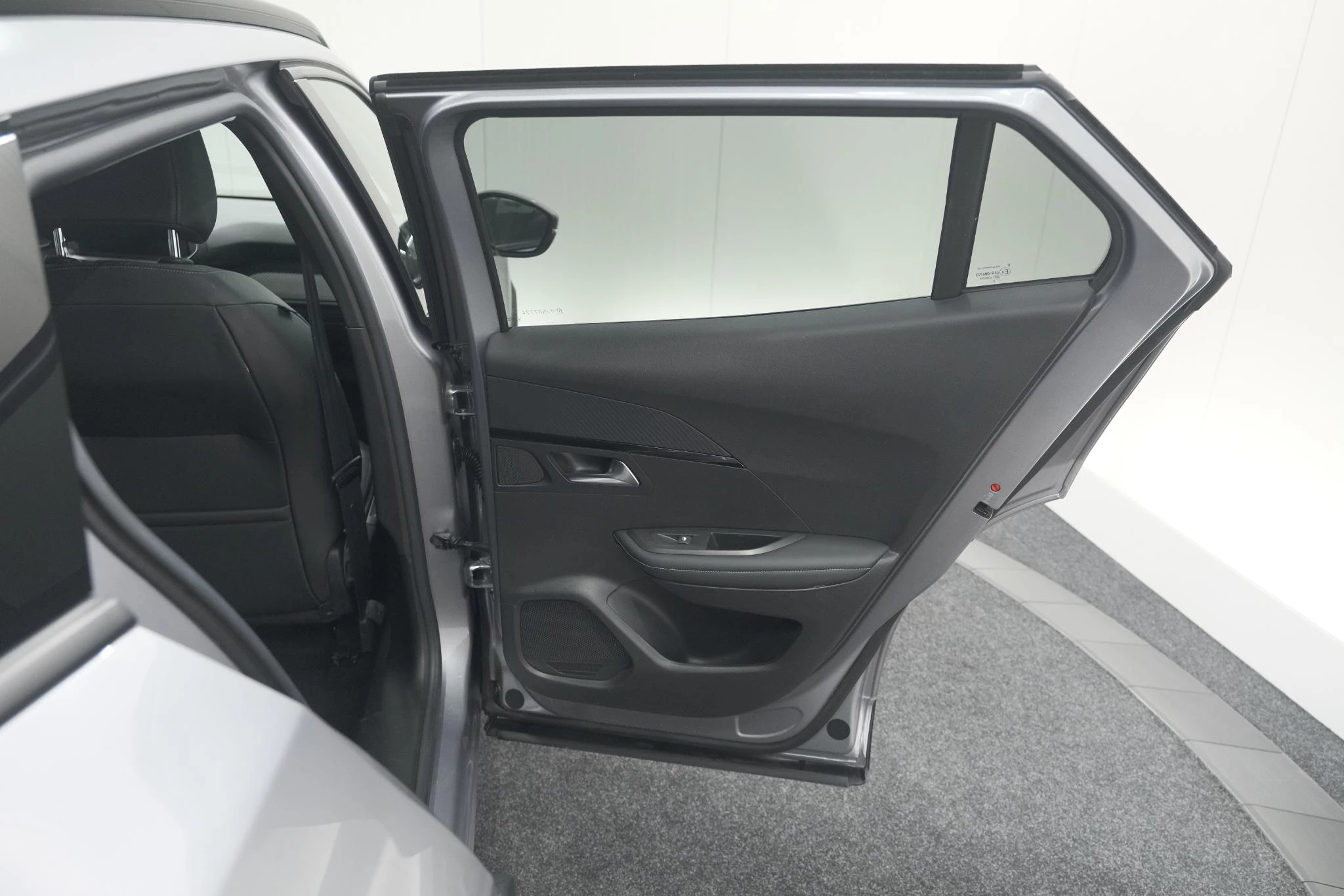Hoofdafbeelding Peugeot e-2008