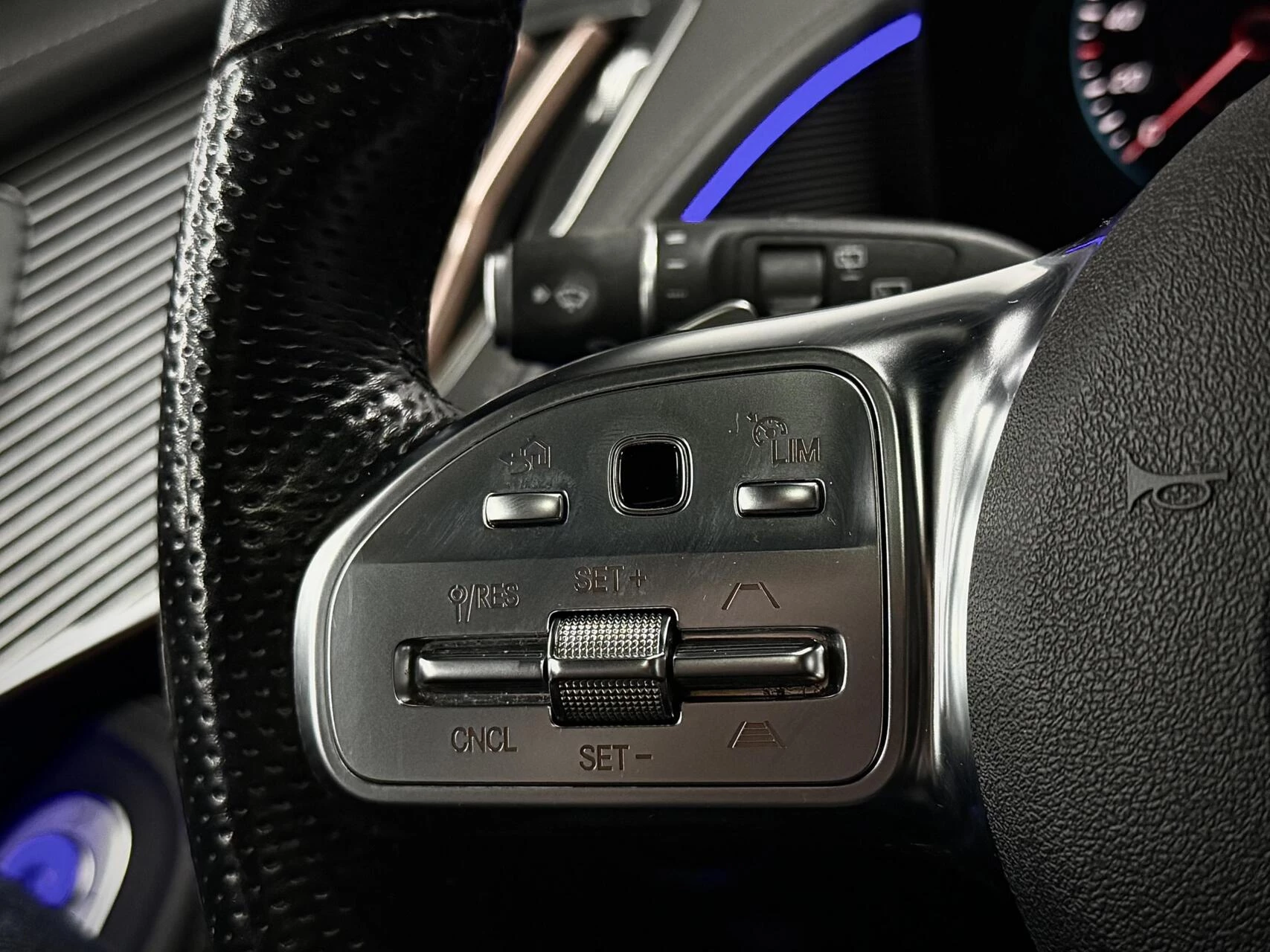 Hoofdafbeelding Mercedes-Benz EQC