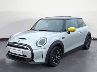 MINI Electric E COOPER SE 33 kWh ** LED, NAVI+, HALF/LEDER, PRIVACY GLAS, CAMERA ** 1e EIG - Slechts 12.280km. ** ** INFORMEER OOK NAAR ONZE AANTREKKELIJKE FINANCIAL-LEASE TARIEVEN **
