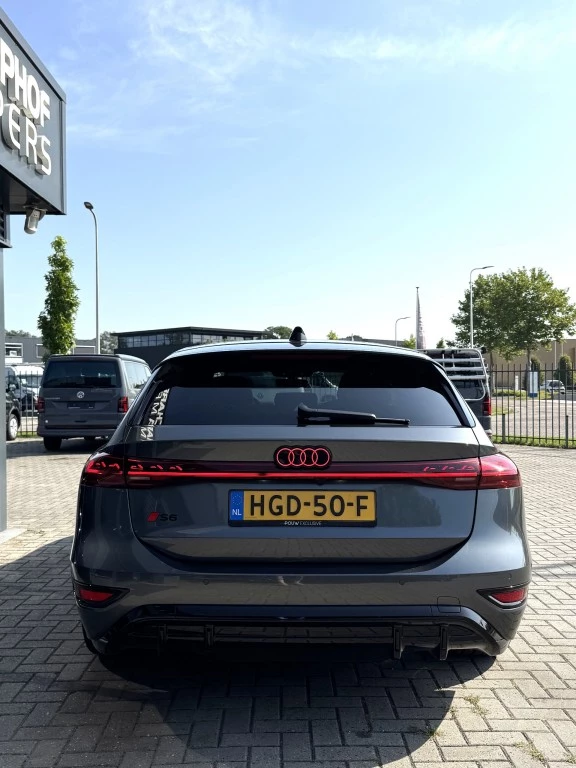 Hoofdafbeelding Audi S6 Avant e-tron
