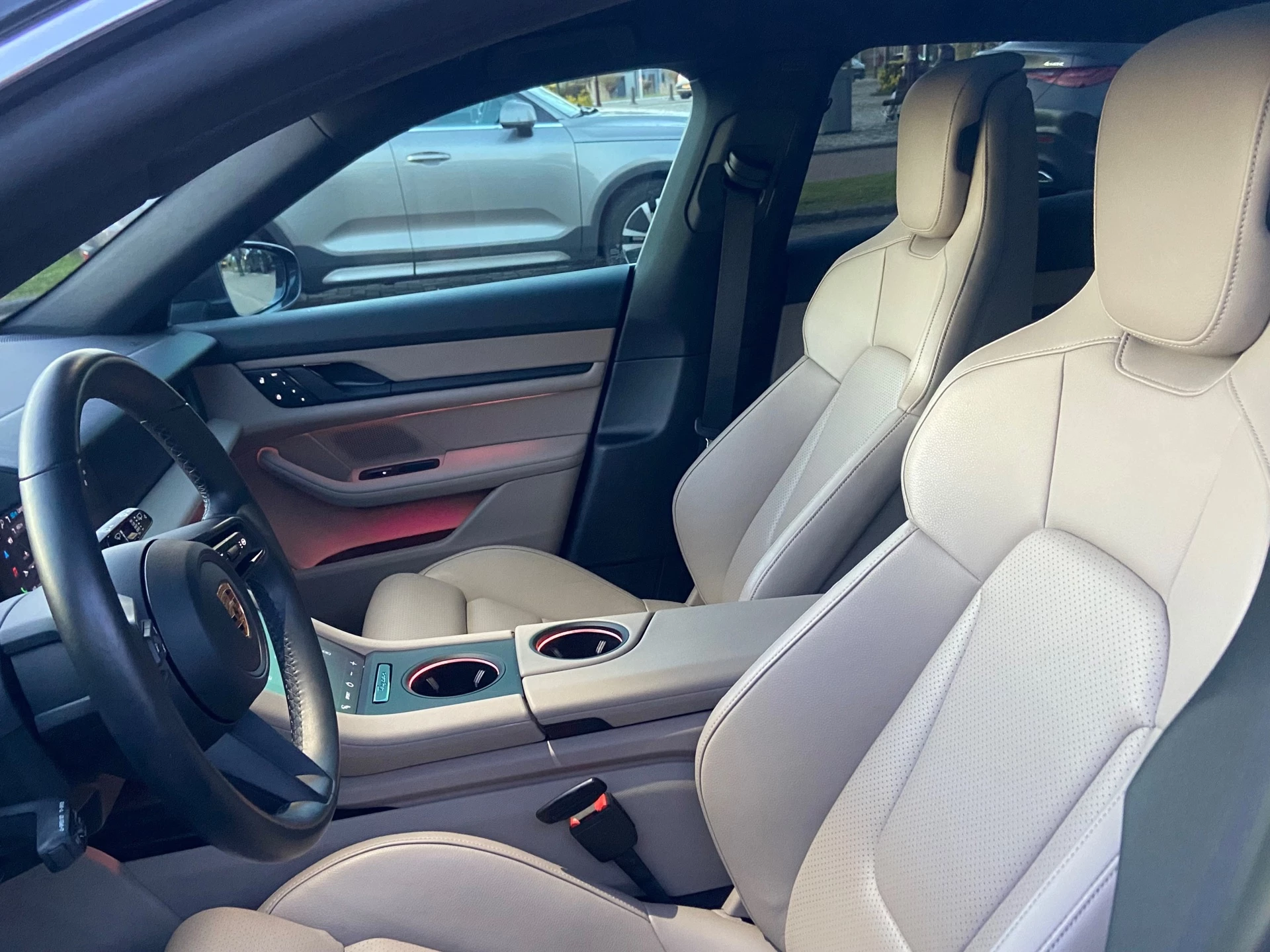 Hoofdafbeelding Porsche Taycan