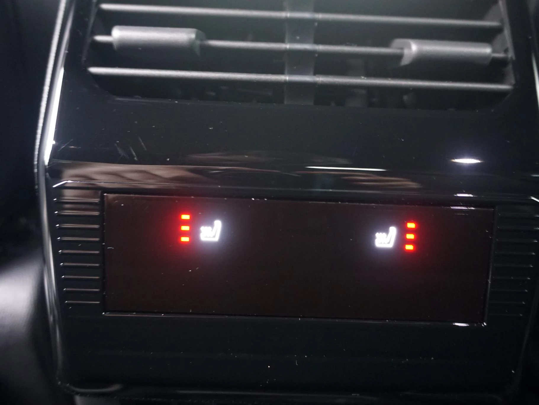 Hoofdafbeelding Peugeot e-3008