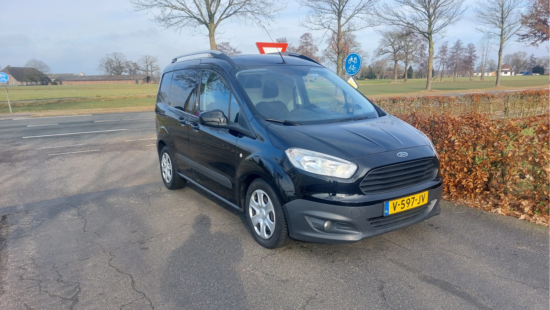 Hoofdafbeelding Ford Transit Courier
