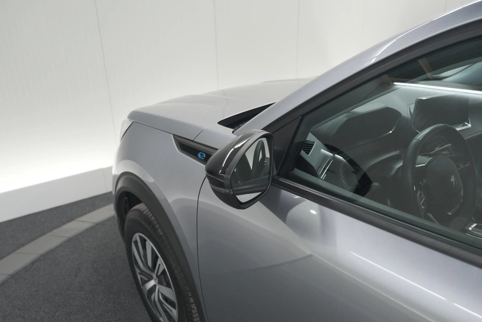 Hoofdafbeelding Peugeot e-2008