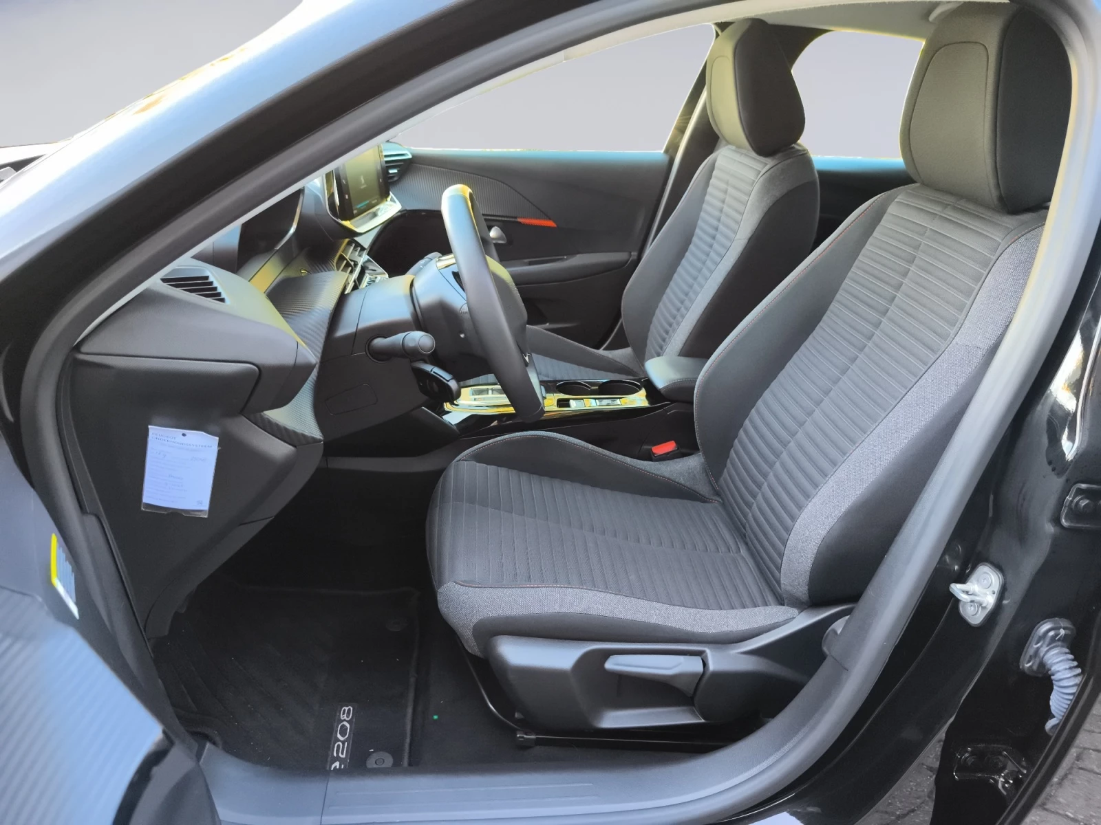 Hoofdafbeelding Peugeot e-208