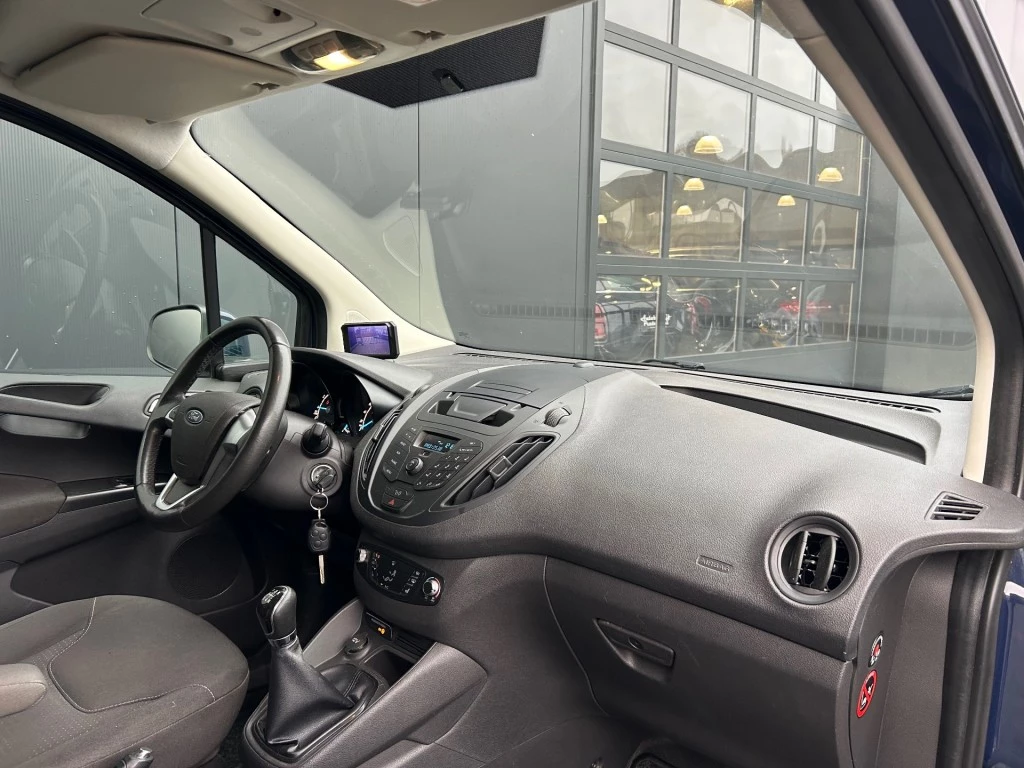 Hoofdafbeelding Ford Transit Courier