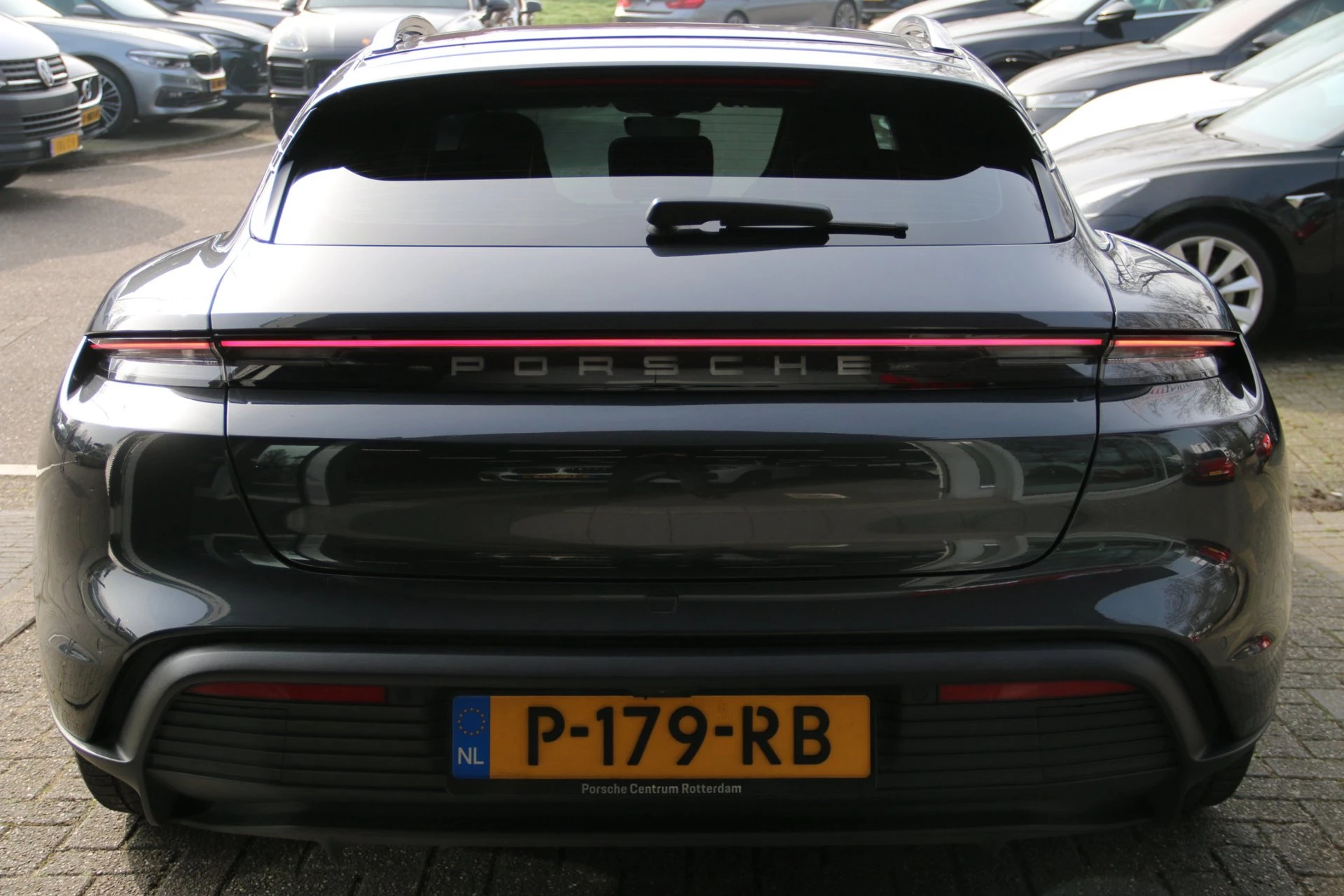 Hoofdafbeelding Porsche Taycan